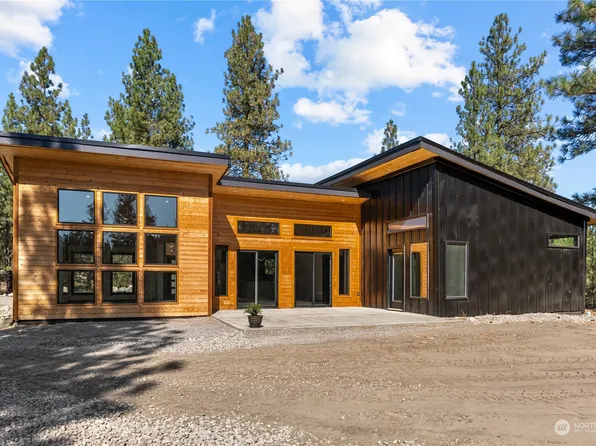 8 Cats Ear Road, Winthrop, WA 98862