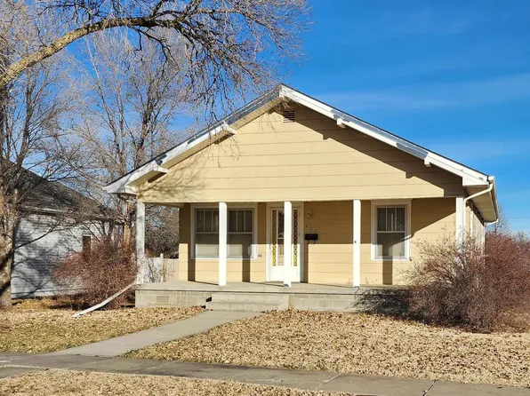 409 E 14th St, Ellis, KS 67637