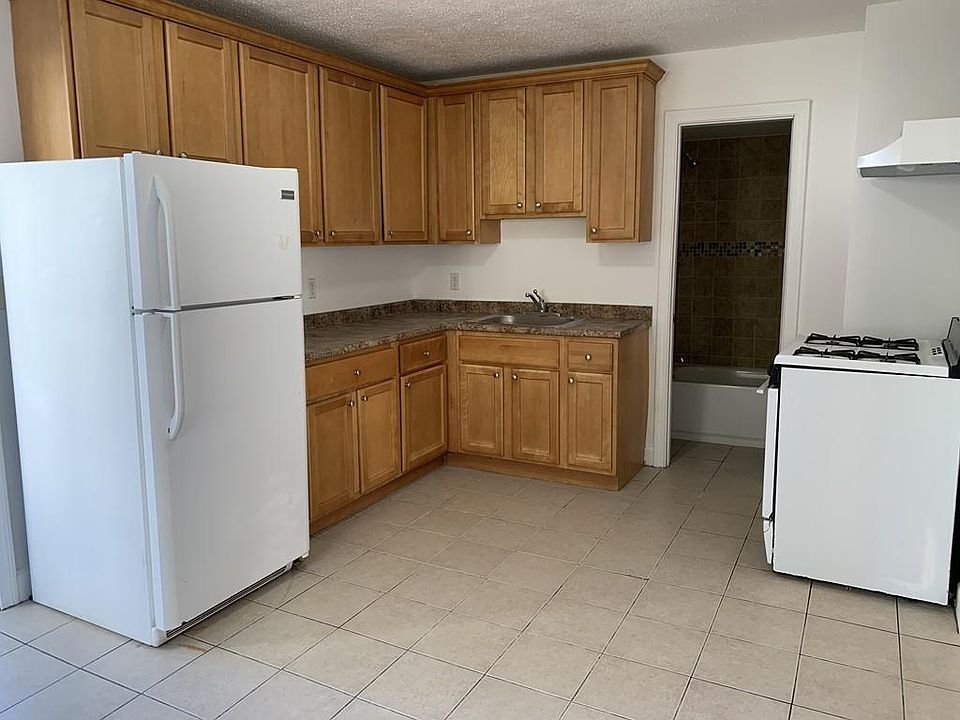 1st image of 62 Lafayette Park APT 1