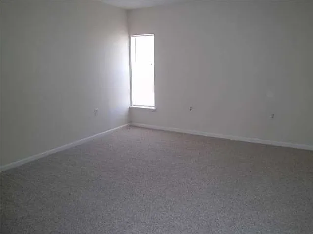 402 Marshall Ct NW #6 — Photo 5