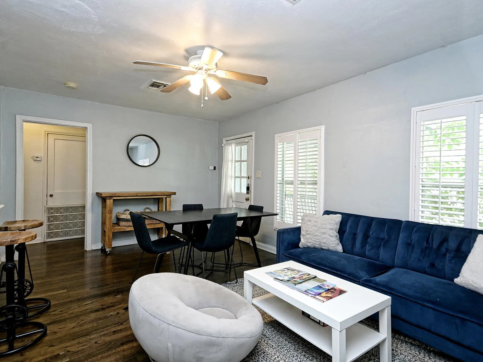 3 bed, 2.0 bath, 1795 sqft, $2,400 — Photo 3