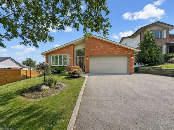6 Lanark Cres, Kitchener, ON N2N 2R1