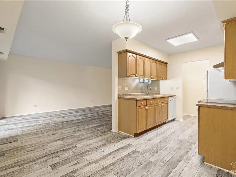 909 Buccaneer Dr #3 — Photo 8