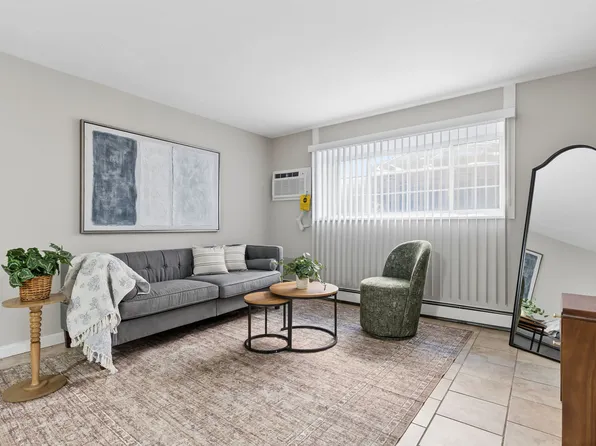 15 Staples Ave APT 12, Everett, MA 02149