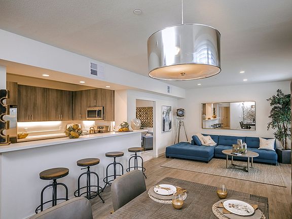 2nd image of 3851 Harbour Island Ln #4098885