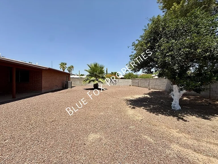 7650 N Rasmussen Ave — Photo 2