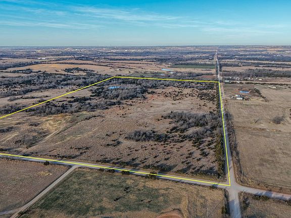 3rd image of T4 Lone Chimney Rd