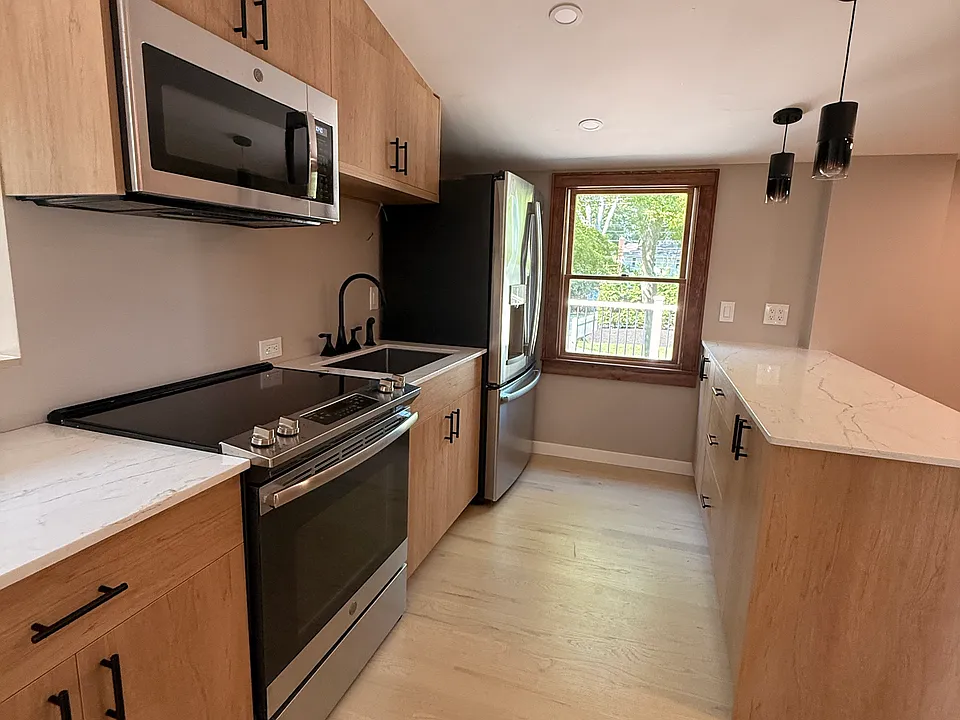 2 Oak St #1