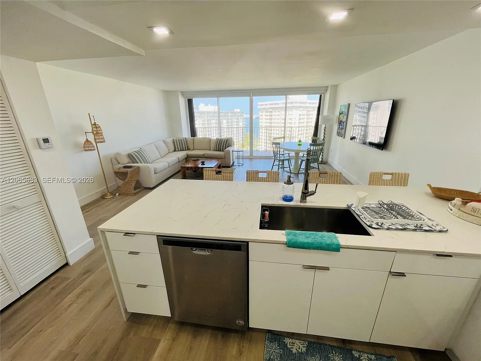 Costa Bella Condo — Photo 4