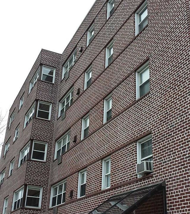 1st image of 559 Anderson Ave APT B4