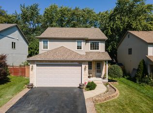 1666 Oak St, Hanover Park, IL 60133