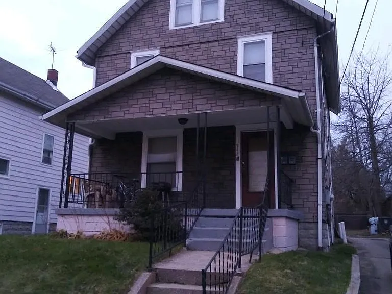 546 Baird St #B — Photo 2