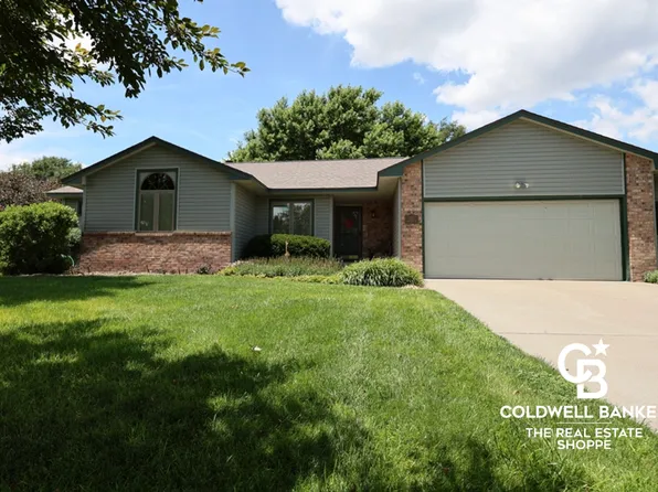 103 Wellington Pl, Garden City, KS 67846