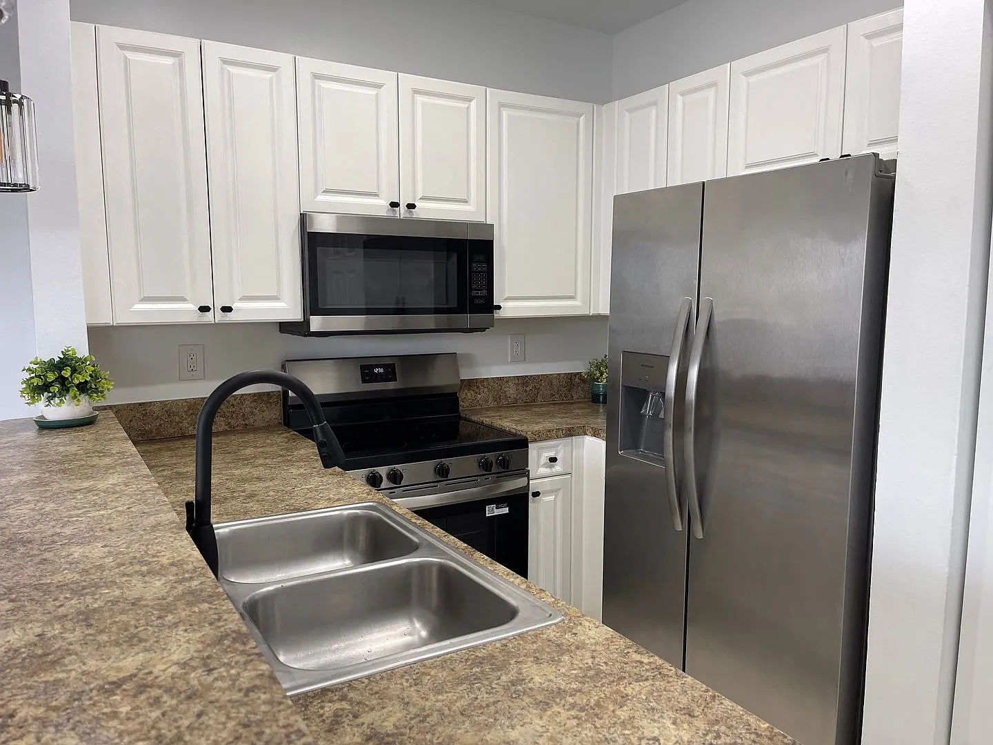 3102 Coral Ridge Dr — Photo 2