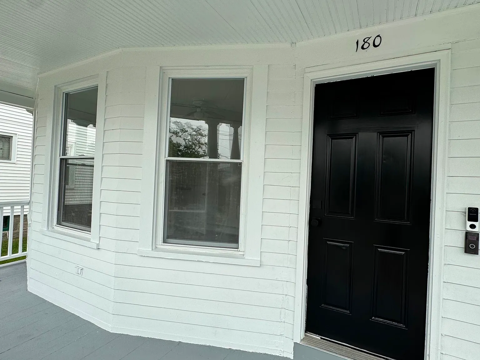 3 bed, 1.5 bath, 1100 sqft, $2,200 — Photo 1