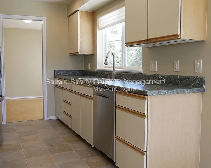 1737 NW 64th St — Photo 10