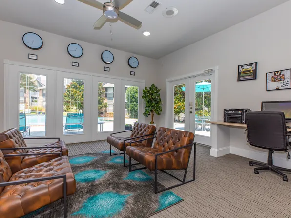 Skylar Apartments