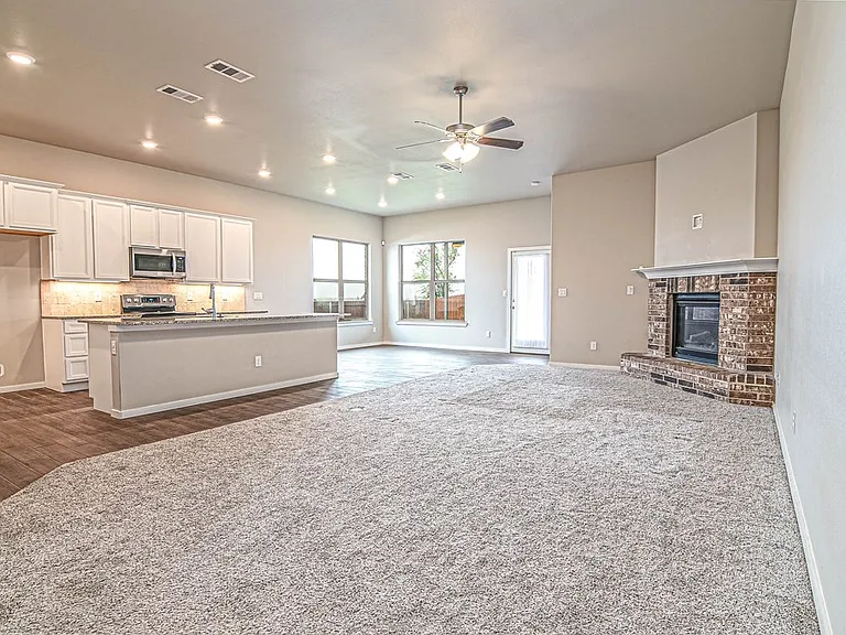 6914 Outlaw Ct — Photo 4