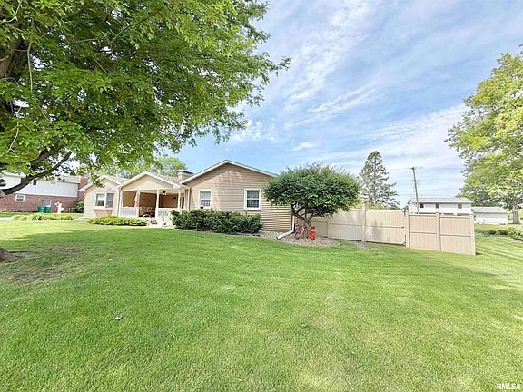 3rd image of 2762 Montague Dr