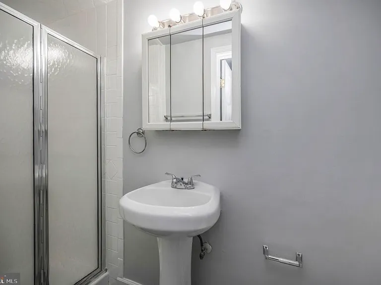 712 Olde Greenwich Cir — Photo 10