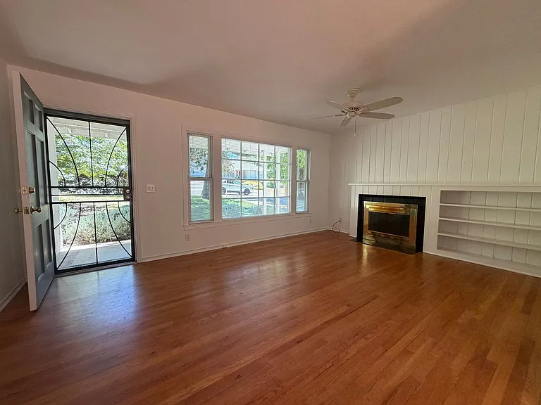 6039 Van Alstine Ave — Photo 15