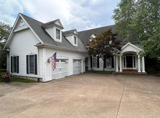 9824 Conway Rd, Saint Louis, MO 63124