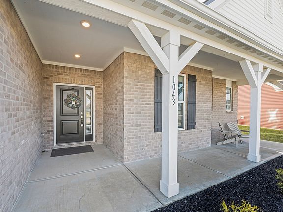 2nd image of 1043 Macoun Dr