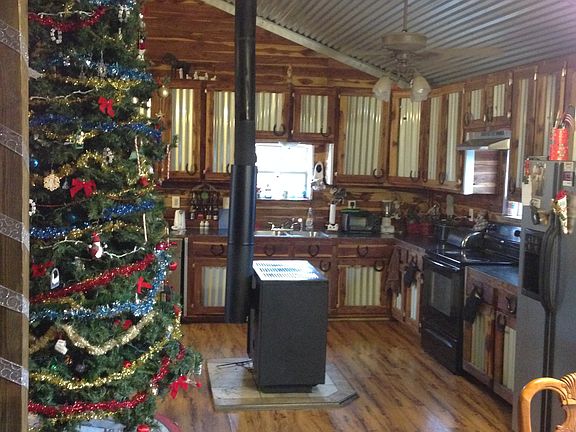 Kitchen with 12' tree