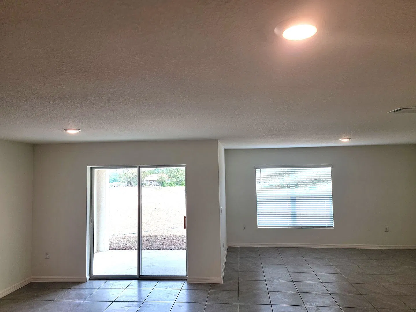 Beautiful & Spacious 4/2/2 on the Golf Course — Photo 3