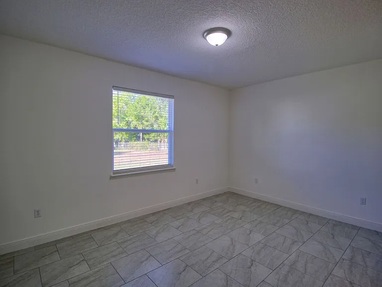 5054 Marina Dr — Photo 13