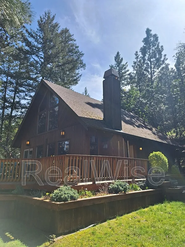 3 bed, 3.0 bath, 2228 sqft, $2,795 — Photo 1
