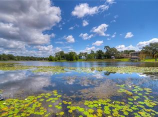 9725 Tiffany Oaks Ln, Tampa, FL 33612