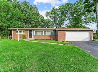 5 Filly Ct, Florissant, MO 63033