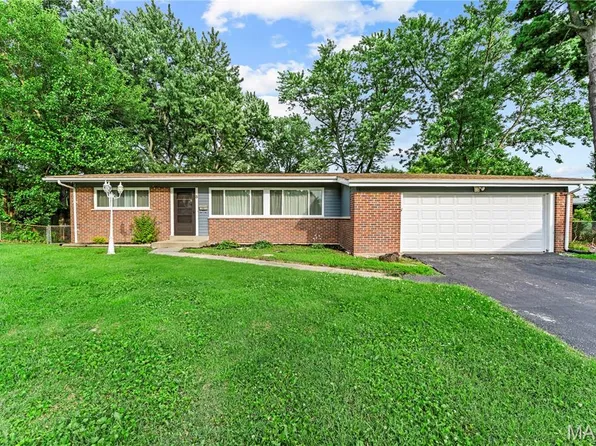 5 Filly Ct, Florissant, MO 63033