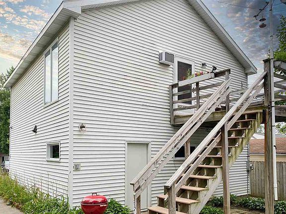 2nd image of 123 Alder Ave