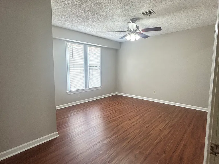 300 General Mouton Ave #8 — Photo 6