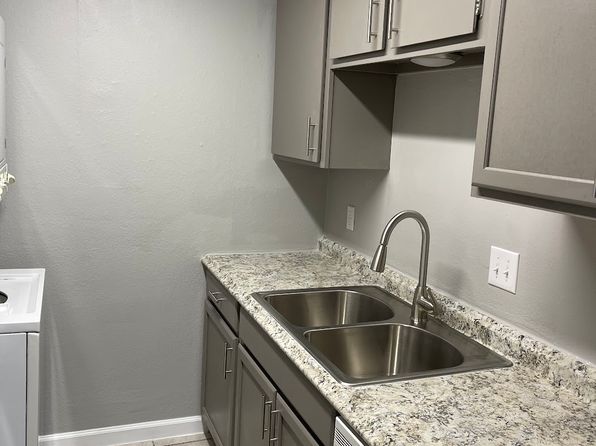Park Place Apartments, 2307 S Austin St #20, Brenham, TX 77833