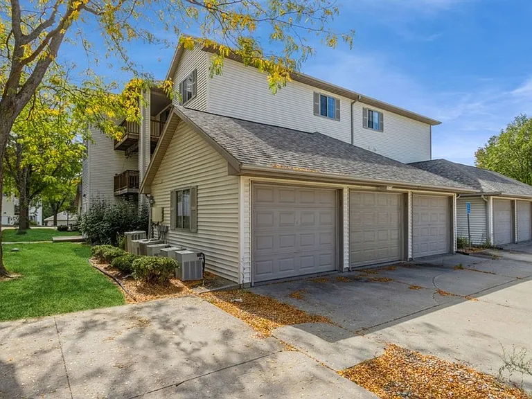 2867 Coral Ct #303 — Photo 18