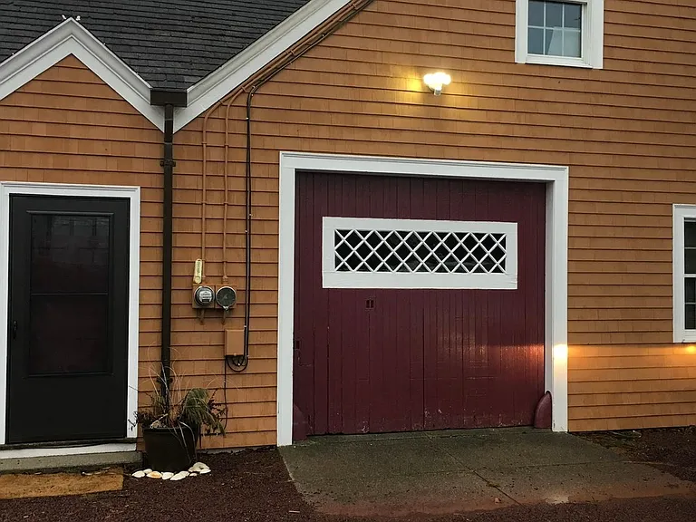 2096 E Main Rd — Photo 1