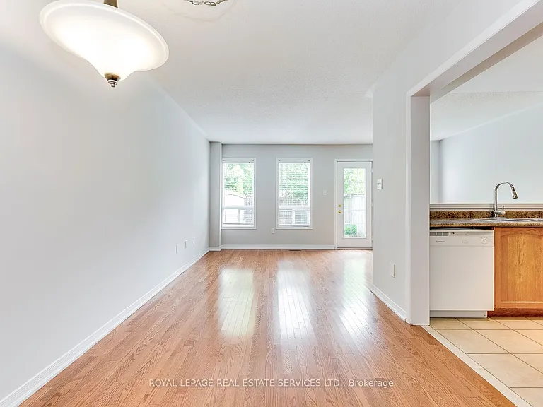 1835 McCoy Ave — Photo 5