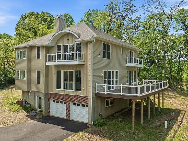 5116 Shore Dr — Photo 9
