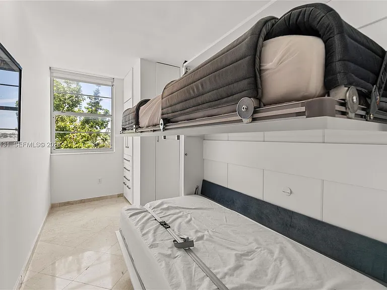 5640 Collins Ave #4D — Photo 16