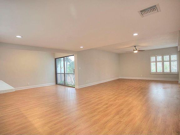 5th image of 1660 Twelve Oaks Way APT 203