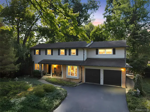 1850 Dorchester Rd, Birmingham, MI 48009