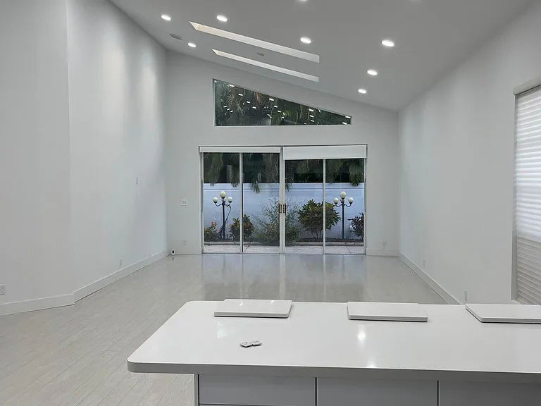 6374 NW 24th St — Photo 7