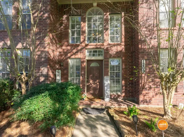 1209 Twin Oaks St, Friendswood, TX 77546