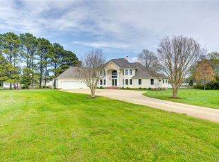 41 Crabshell Ln, Kilmarnock, VA 22482