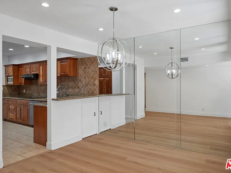 4807 Woodley Ave #309 — Photo 7