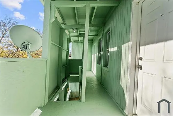 3 bed, $2,600 — Photo 2