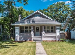 915 Clinton Ave, Des Moines, IA 50313